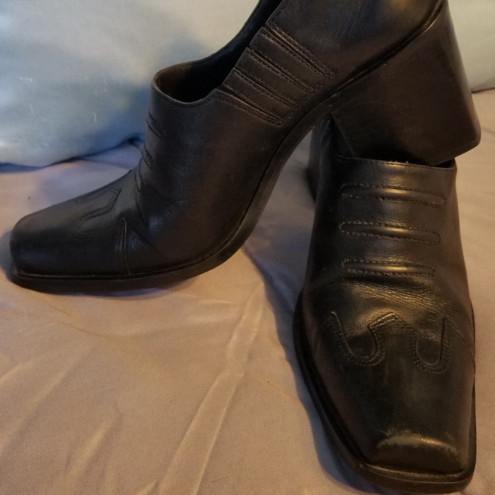 Connie Western style shoe boot